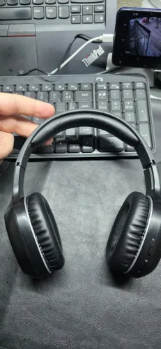 Fone Edifier W800BT Plus 55h de reprodução. Espumas em perfeito estado.