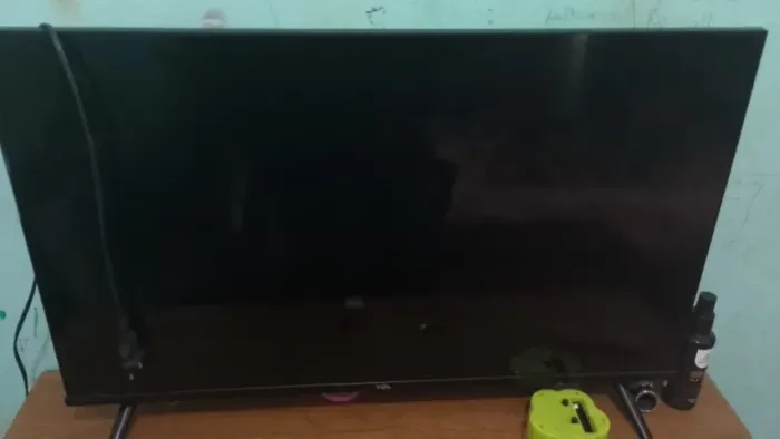 Vendo tv com defeito 
