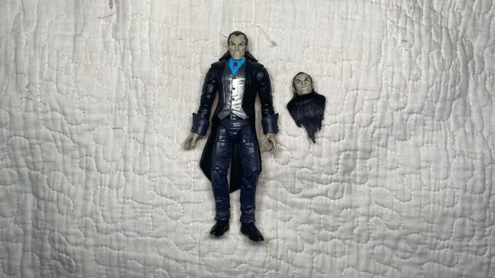 Boneco morlum vilão homem aranha marvel legends