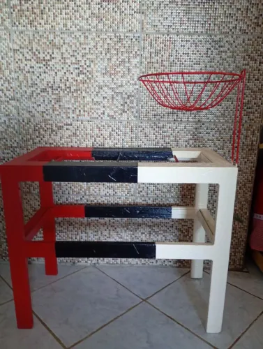 Mesa de canto nas cores do santa cruz