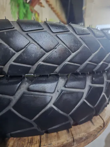 PNEUS METZELER COM CÂMARAS PARA LANDER 