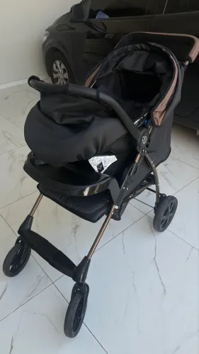 Carrinho de bebê + bebê conforto Galzerano