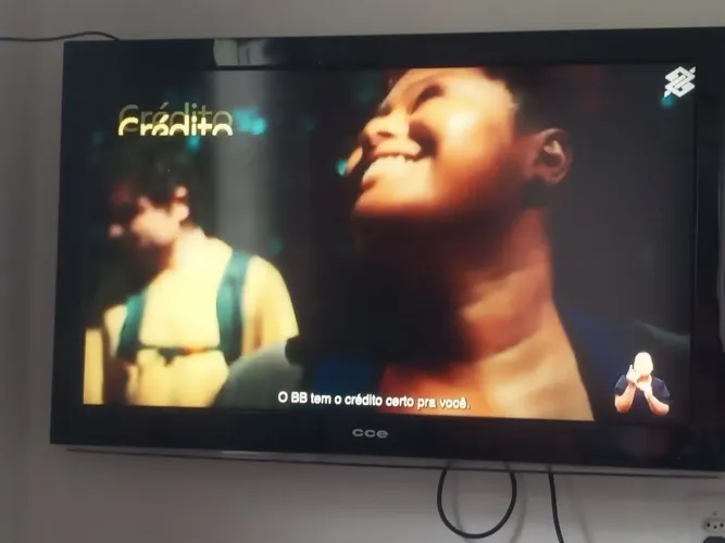 Tv cce 42' Nao é smart