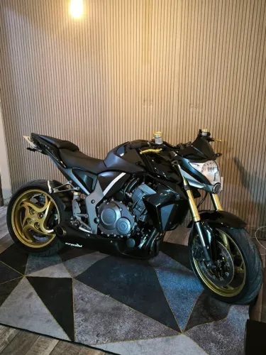 Hinda cb1000r 2013 (nao aceito troca!)