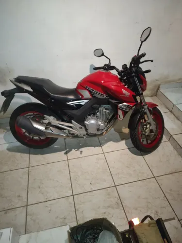 Vendo uma moto