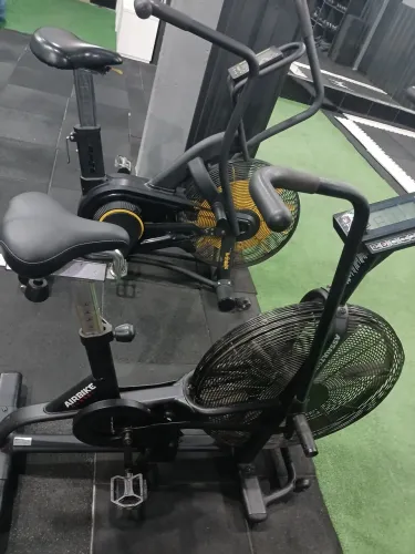 AIR BIKE BICICLETA ERGOMÉTRICA