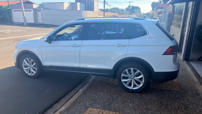Volkswagen Tiguan Allspac Comf 250 TSI 1.4 Flex 2018