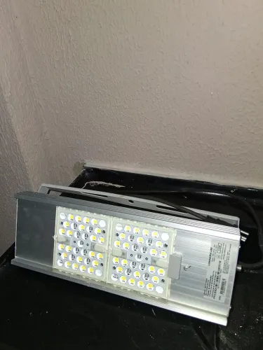 2 refletores LED OSRAM 112W 220V