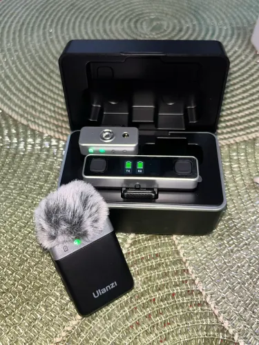 Microfone Lapela Duplo Sem Fio Ulanzi U-mic Am18 Cabo iPhone Cor Preto