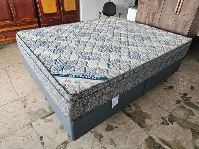 Cama box queen molas ensacadas usada