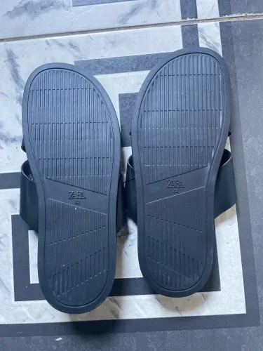 Vendo sandália zara