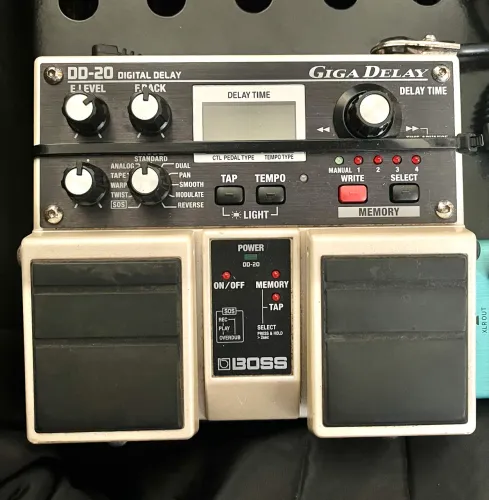 Pedal Delay DD20 Boss Gigadelay