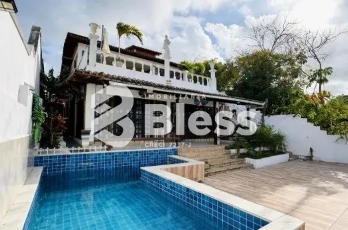 Casarão em Ponta Negra com vista para o mar, alto padrão e localização privilegiada | Loca