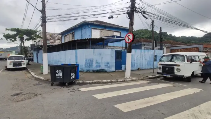 Imóvel para aluguel tem 400 metros quadrados com 5 quartos em Vila Haddad - Santos - SP