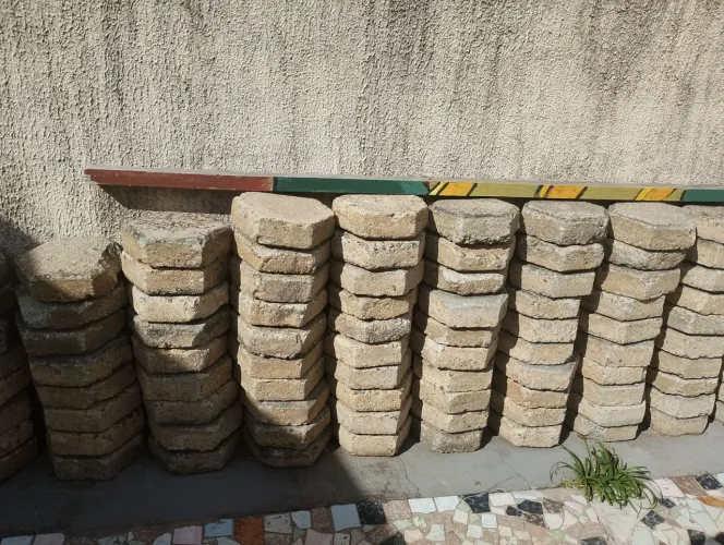 Bloquetes sextavados de concreto