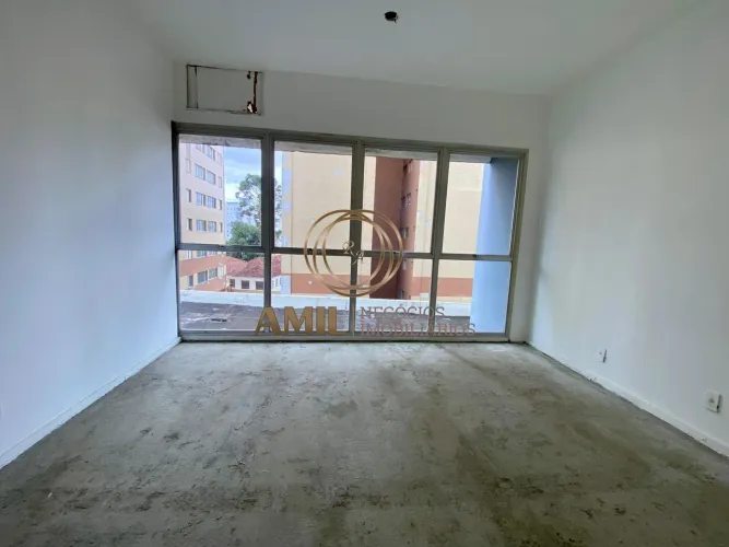 Vende-se Sala Comercial no Condomínio Vip Center, com 28 m² no Centro de São José dos Camp