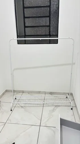 Arara/cabideiro para roupas