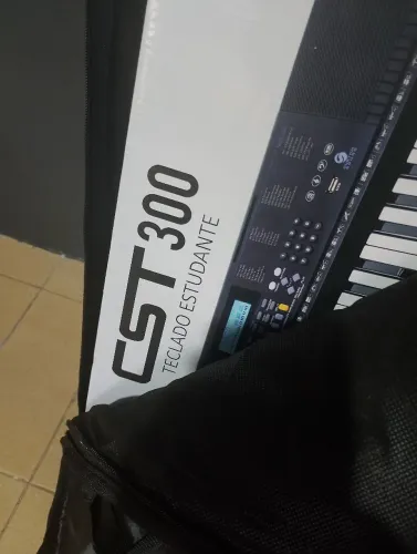 BARBADA PRA HJ!!!!! Teclado 61 teclas CTS300