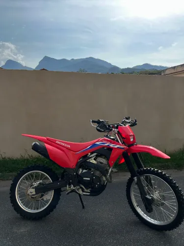 CRF 250F 2022 - novíssima!!