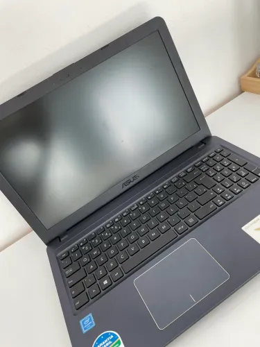 Notebook Asus VivoBook. Tela 15?