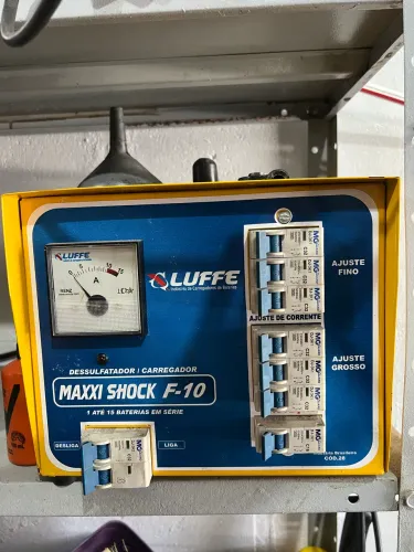 Dessulfatador / Carregador Luffe Maxxi Shock F-10 - 220V