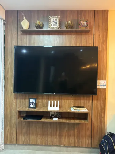 Painel de TV Grande em MDF Premium (2,00m x 2,62m)