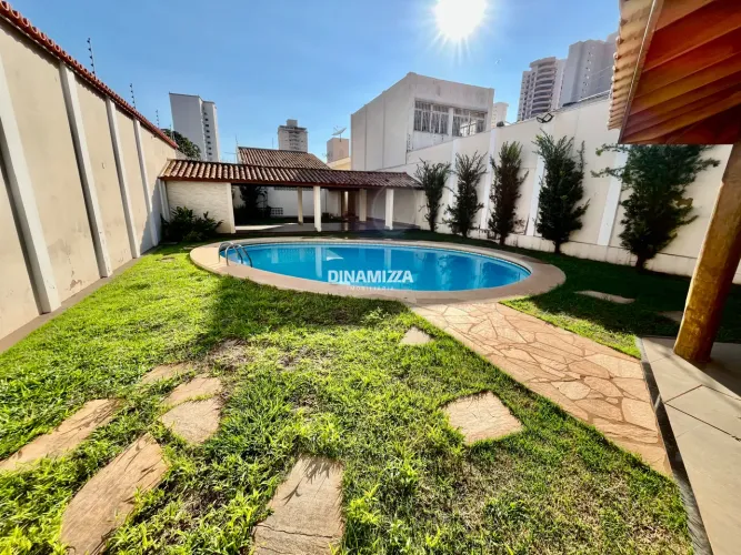 Casa para locação residencial ou comercial no Jardim Alexandre Campos.