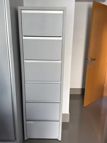 Gaveteiro de 6 gavetas semi novo em ótimas condições R$ 1.300 para sair hj