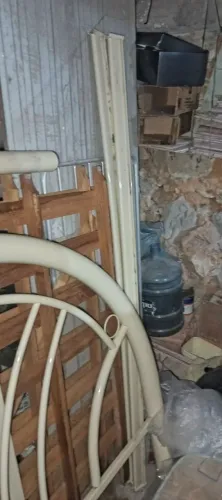 Cama de casal com base de Ferro