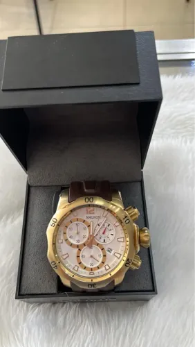 Vendo relogio magnun