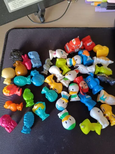 Miniaturas gogos Disney e turma da Monica