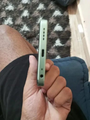 Realme C67 256 GB e 8 de RAM podendo expandir pra 16