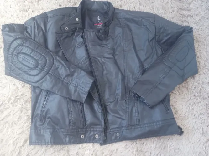 Roupa de motoqueiro da Augustus couros 