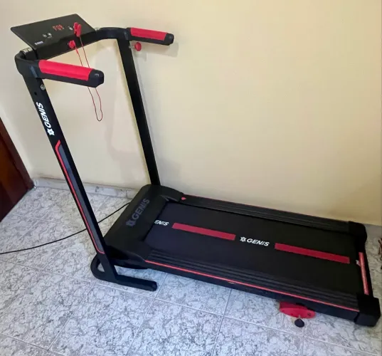 Vendo Esteira Ergométrica Dobrável GT500 GENIS Polishop
