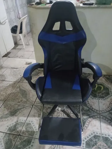 Cadeira gamer com apoio para os pés