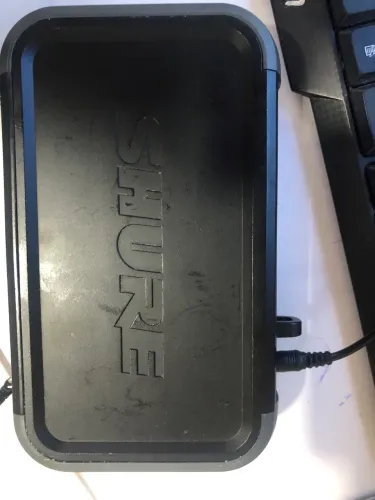 Receptor de microfone sem fio SHURE PHX4 H6 com fonte de alimentação