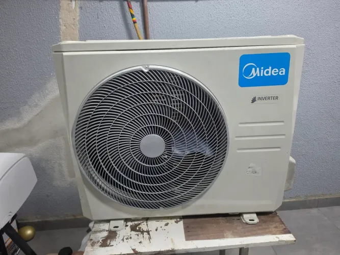 Ar condicionado split 24000 btus quente e frio.