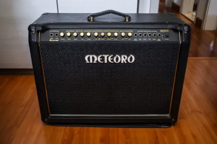 Amplificador Meteoro Stereo Chorus 200W
