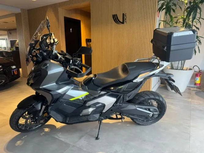 Honda X-adv 2025