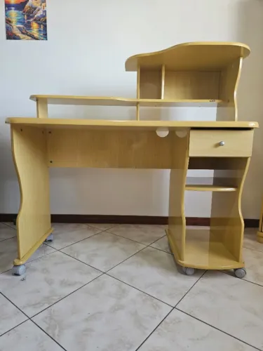 Escrivaninha Laqueada