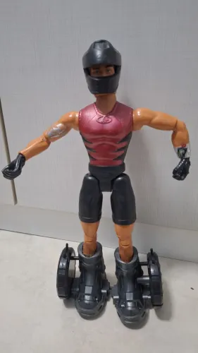 Max Steel em bom estado, nâo funcionando