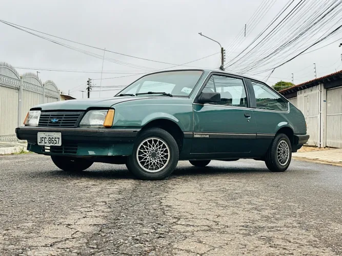 Chevrolet Monza GL 1.8 Efi/ SL/ L/ 650/barc. 2e4p (álcool) 1986