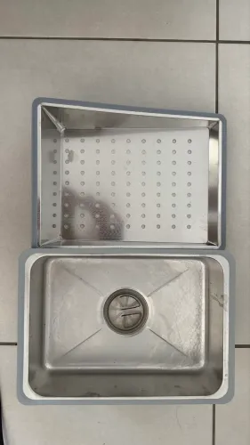 Cuba / Pia Inox com Válvula e Escorredor