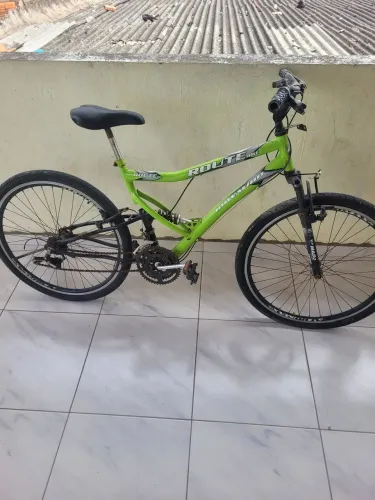 Bike aro 26 (precisa de reparos)