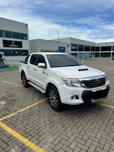Toyota Hilux CD SR D4-d 4X4 3.0 TDI Dies Aut. 2014