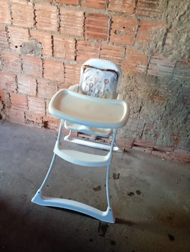 Cadeirinha alimentação bebê 