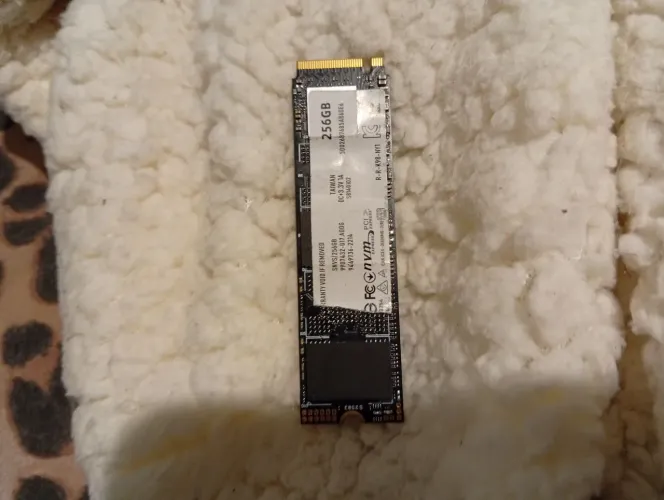 SSD Samsung PM981 de 256 GB