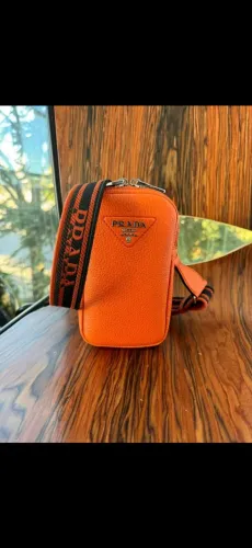 BOLSA PRADA EM COURO