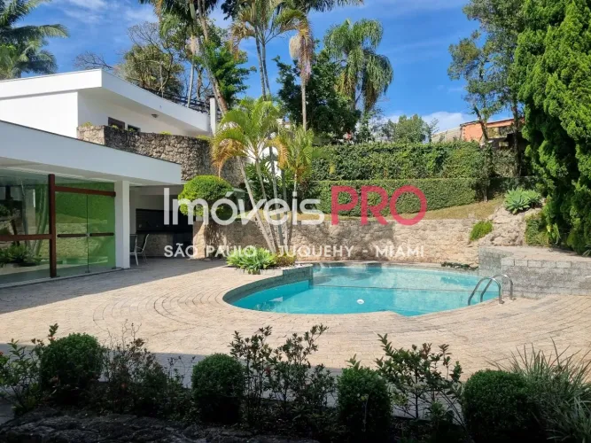Casa alto padrão a venda em Interlagos