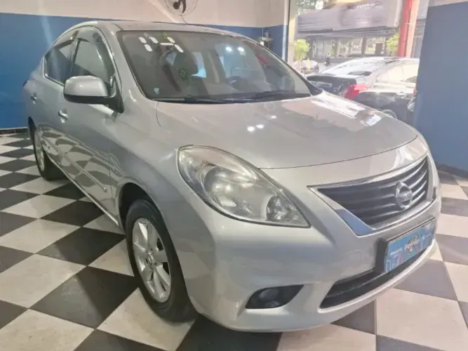 Nissan Versa SL 1.6 16V Flex Fuel 4P Mec. 2014